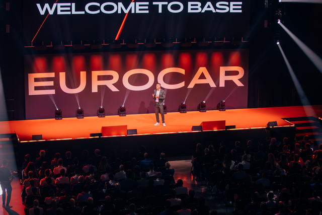 Presentación Profesional y Multilingüe para Conferencias